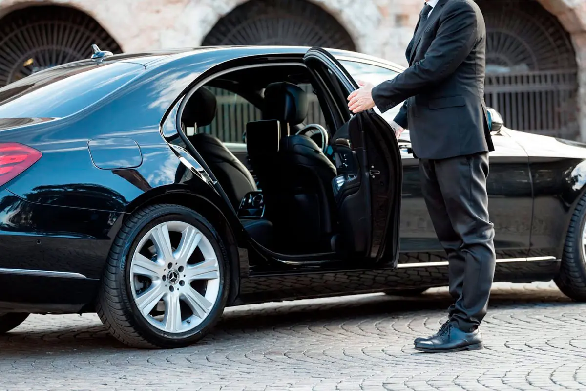 Luxury Chauffeur Service​​, executive chauffeur service, VIP chauffeur service