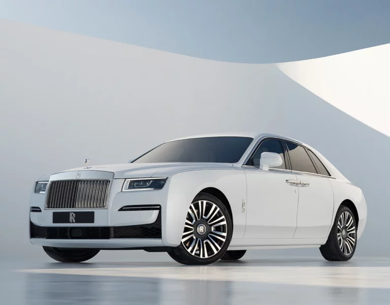 luxury wedding cars, chauffeured wedding cars, classic wedding cars, wedding limousine, Solihull wedding car hire,