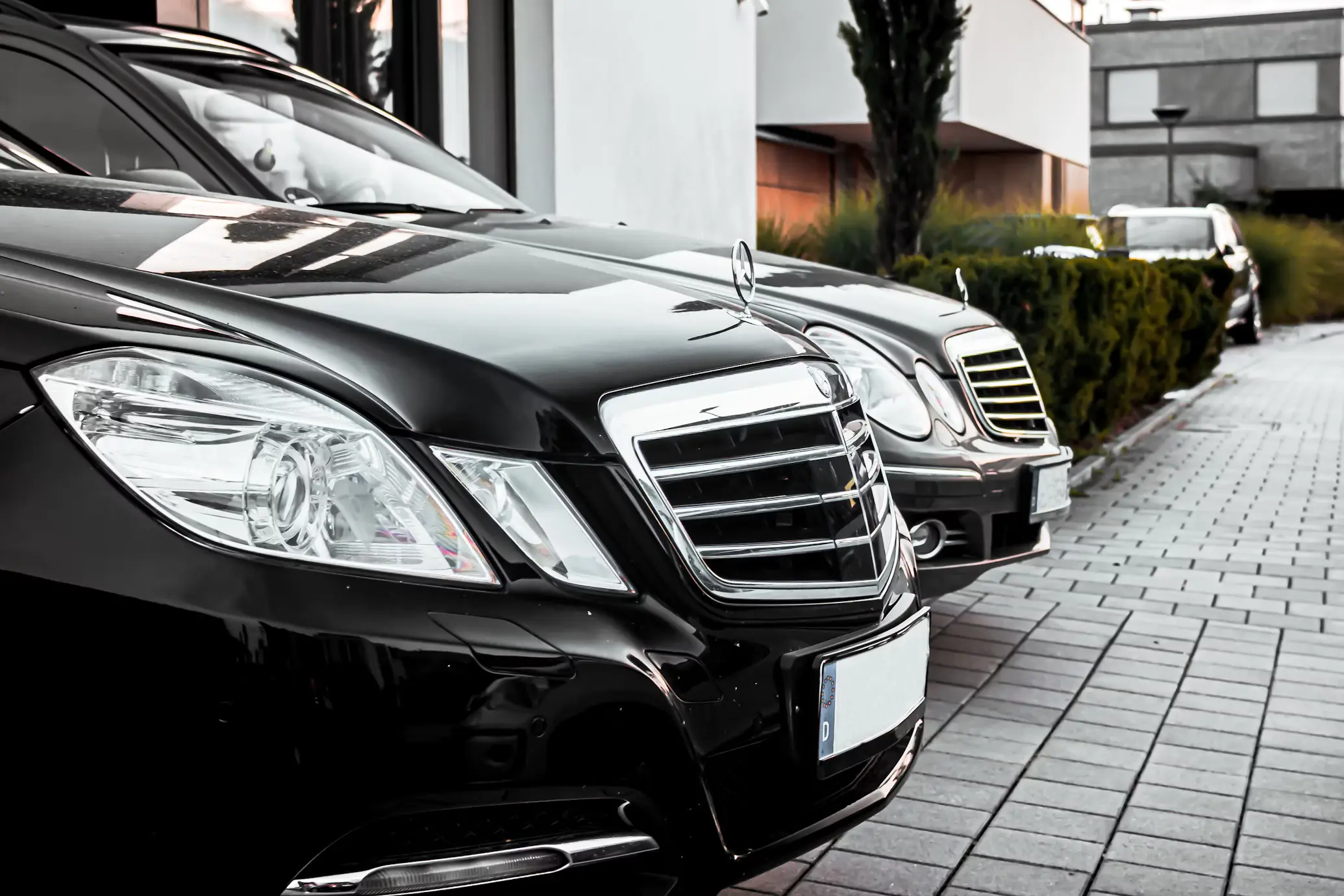 Biggin Hill Airport Transfers, executive car hire, luxury car hire, chauffeur car hire, car hire service near me UK