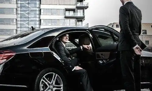 luxury chauffeur service, executive chauffeur service, private chauffeur service, airport chauffeur service, wedding chauffeur service, corporate chauffeur service, chauffeur driven car hire, chauffeured limousine service, VIP chauffeur service, professional chauffeur service